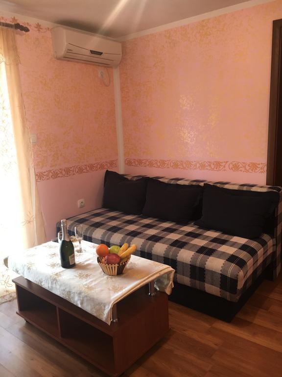 Sunny Villa Apartments Будва Стая снимка
